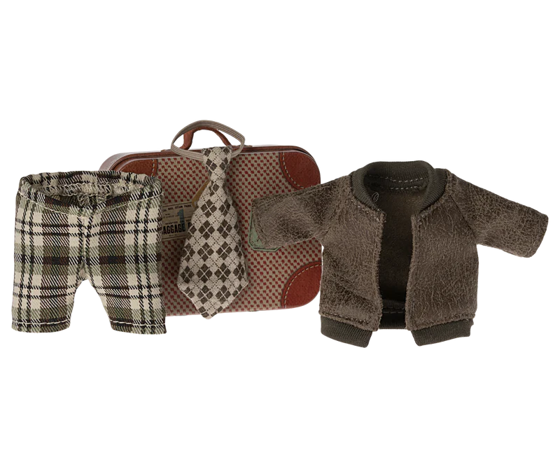 Jacket, Pants & Tie in Suitcase, Mouse - Grandpa