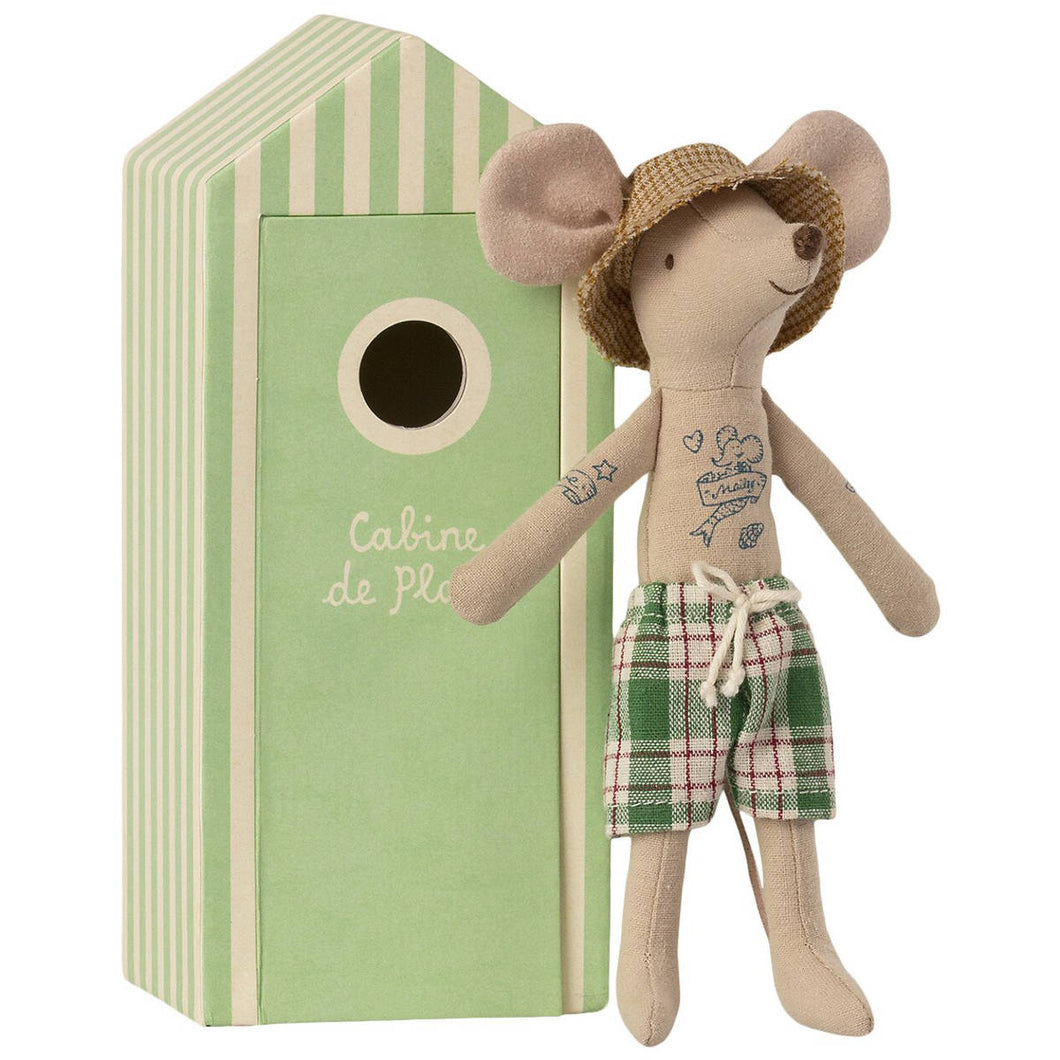Dad Mouse in Cabin de Plage