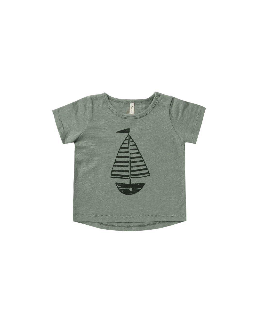 basic tee | sailboat